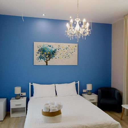 Rooms In Yard Corinth Bagian luar foto