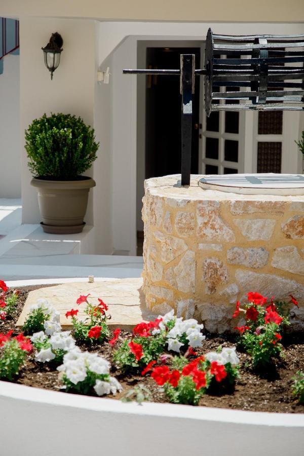 Rooms In Yard Corinth Bagian luar foto