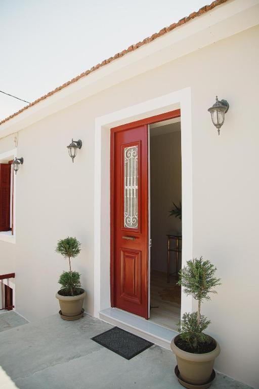 Rooms In Yard Corinth Bagian luar foto