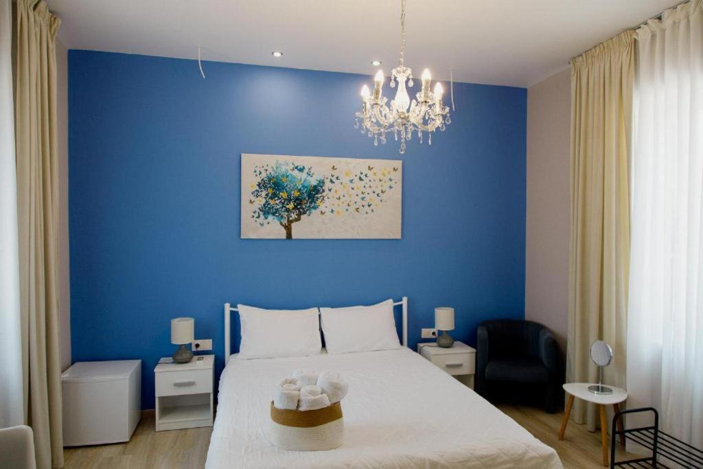 Rooms In Yard Corinth Bagian luar foto
